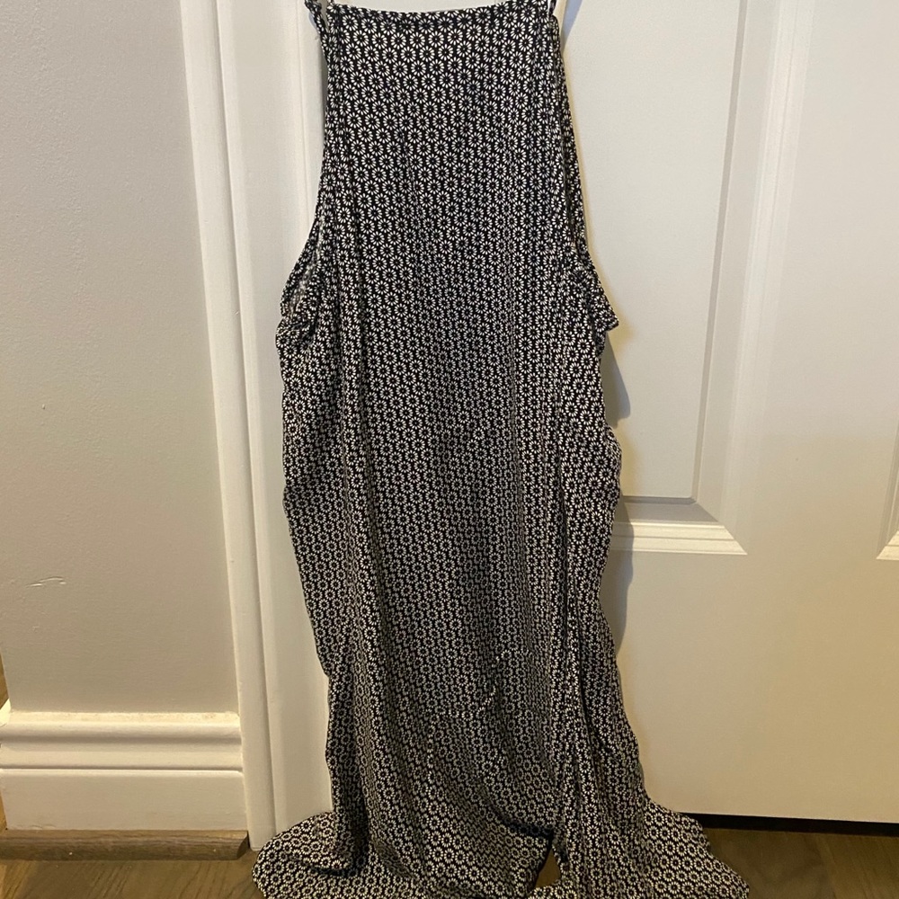 Dress with flower pattern - Picture 2 of 2